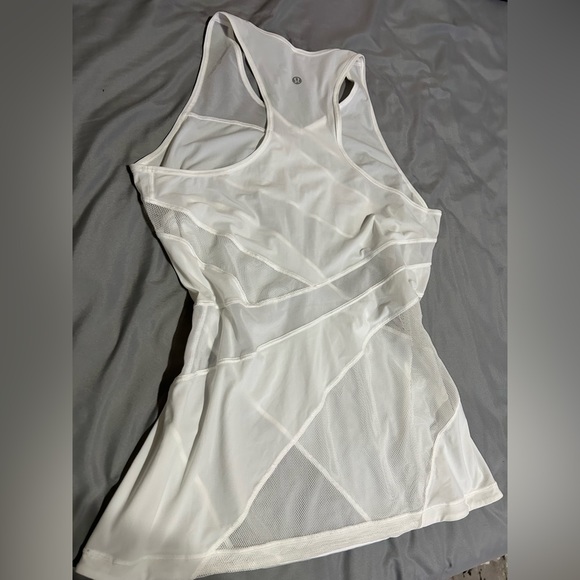 EUC LULULEMON mesh in motion tank top - Picture 7 of 10